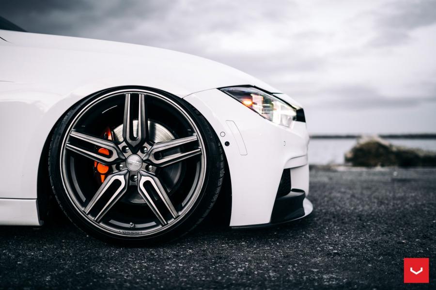 Детали экстерьера BMW M3 Sedan on Vossen Wheels (HF-1) 2018 года  (фото 54 из 57)